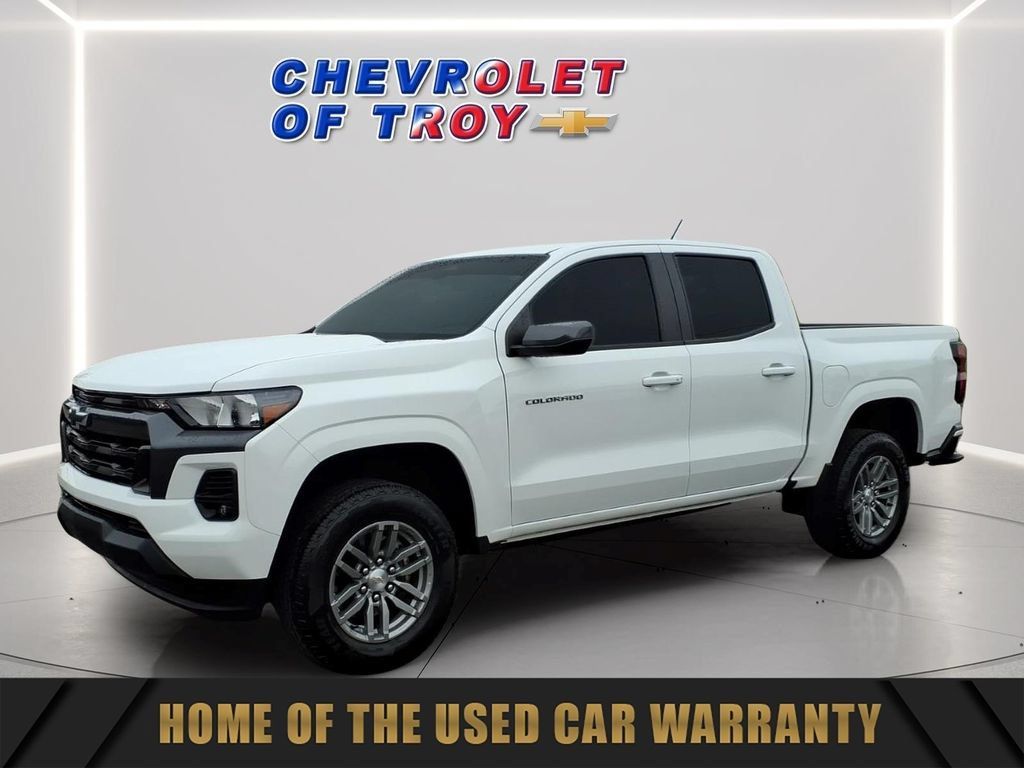 Used 2023 Chevrolet Colorado LT w/ LT Convenience Package II RWD image 4