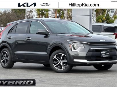 New 2025 Kia Niro LX