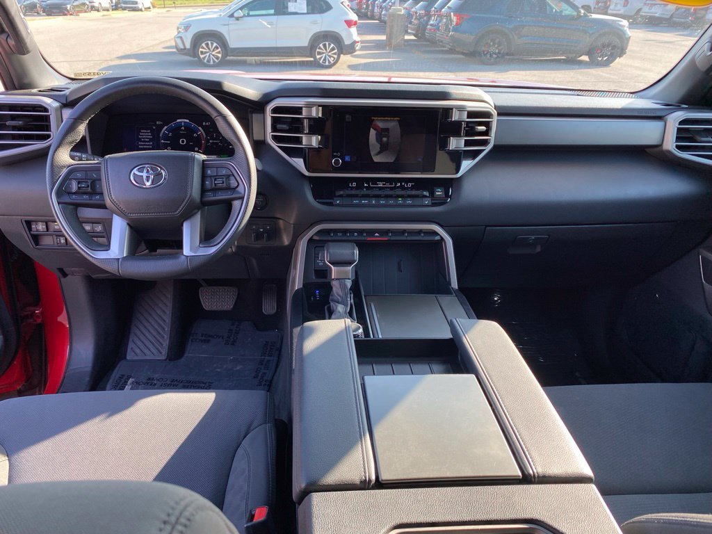 Used 2025 Toyota Sequoia SR5 AWD/4WD image 29