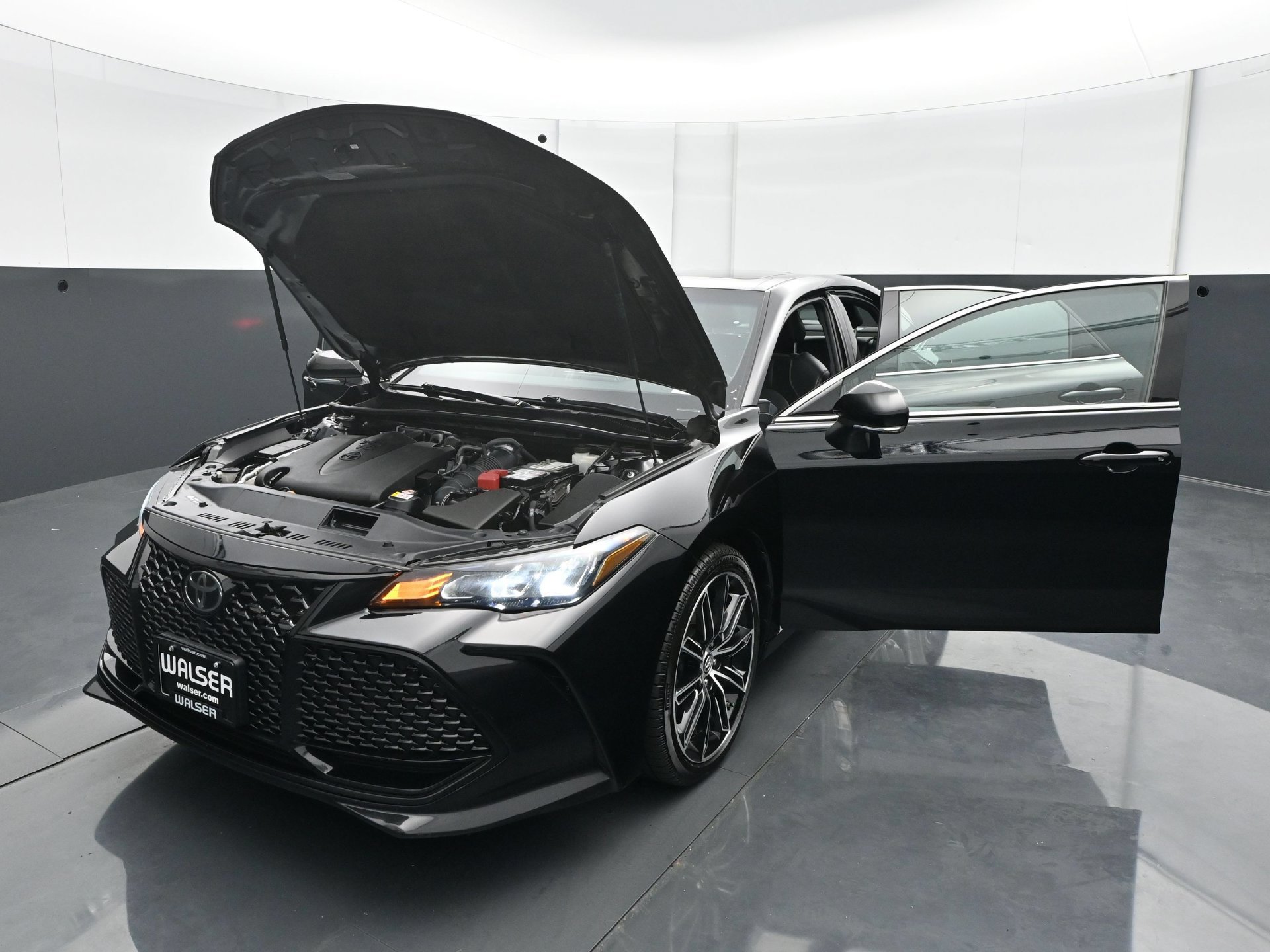 Used 2019 Toyota Avalon XSE FWD image 28