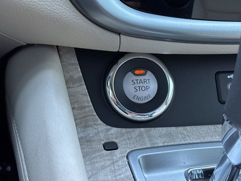 Used 2024 Nissan Murano SL image 23