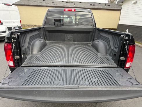 Used 2017 RAM 1500 Classic SLT RWD image 9