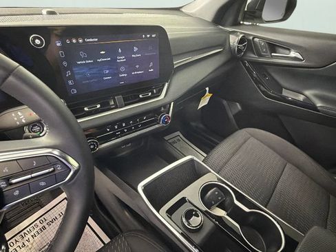 Used 2026 Chevrolet Equinox LT FWD image 19