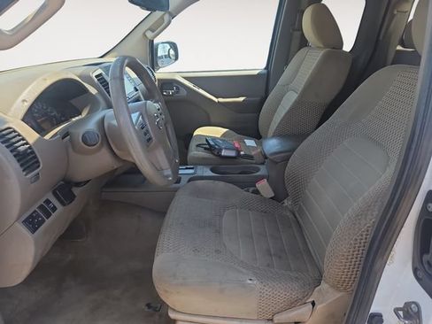 Used 2016 Nissan Frontier SV RWD image 9
