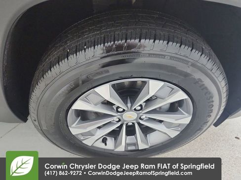 Used 2026 Chevrolet Equinox LT FWD image 32