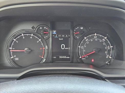 Used 2024 Toyota 4Runner SR5 AWD/4WD image 10