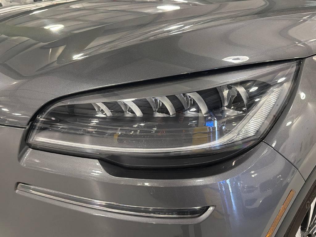 Used 2023 Lincoln Aviator Reserve w/ Elements Package Plus AWD/4WD image 7