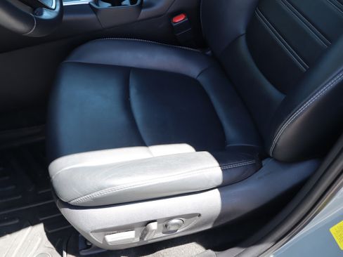 Used 2021 Toyota RAV4 XLE Premium FWD image 17