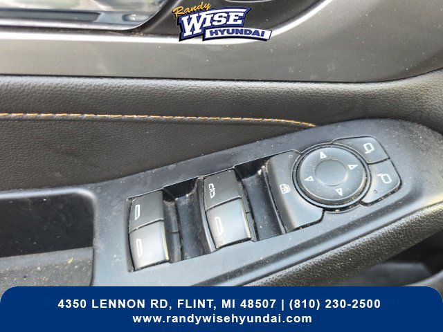 Used 2019 Chevrolet Traverse LT FWD image 15