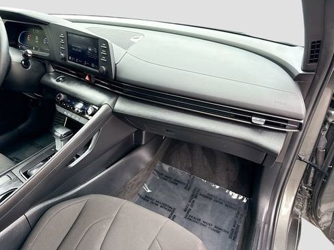 Certified 2025 Hyundai Elantra Sport image 27
