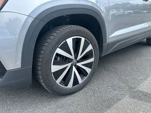Certified 2022 Volkswagen Taos SE AWD/4WD image 2