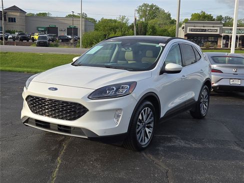 Used 2021 Ford Escape Titanium AWD/4WD image 2