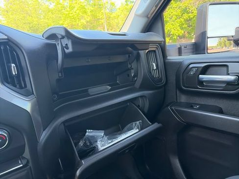 Used 2022 Chevrolet Silverado 2500 Custom w/ Custom Value Package AWD/4WD image 19