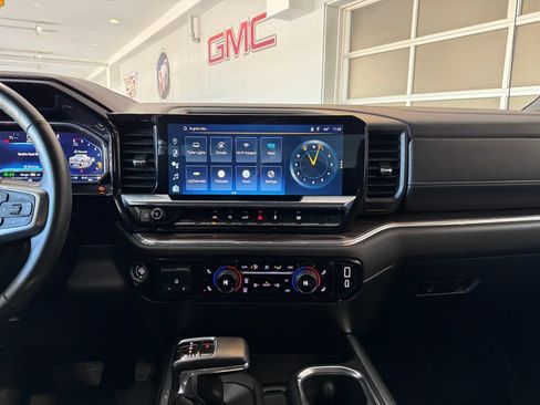 Used 2024 Chevrolet Silverado 1500 RST w/ Protection Package AWD/4WD image 18