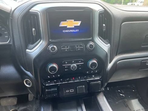 Used 2022 Chevrolet Silverado 1500 LTZ w/ LTZ Premium Package AWD/4WD image 11
