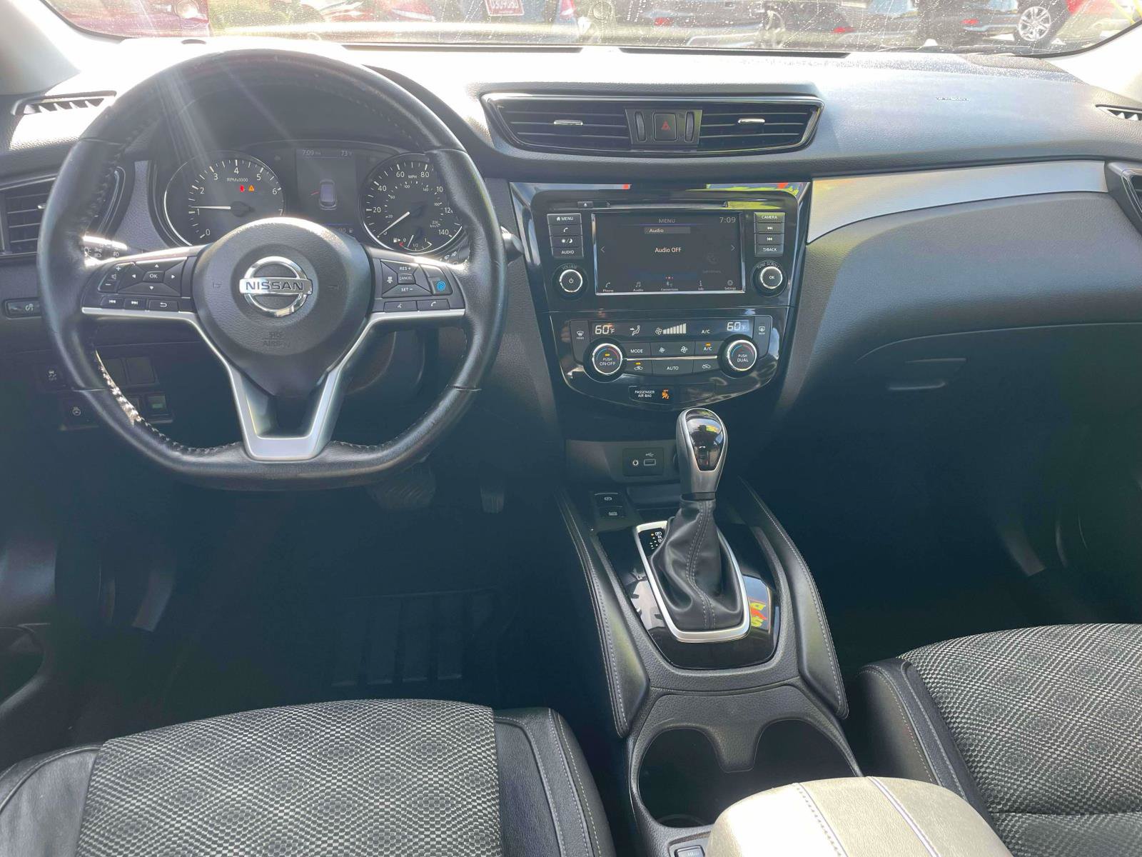 Used 2020 Nissan Rogue Sport SV w/ Technology Package FWD image 16