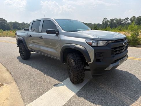 Used 2024 Chevrolet Colorado Trail Boss AWD/4WD image 10