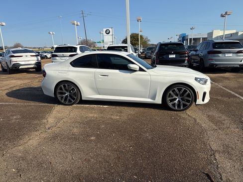 Used 2024 BMW 230i Coupe w/ Premium Package image 4