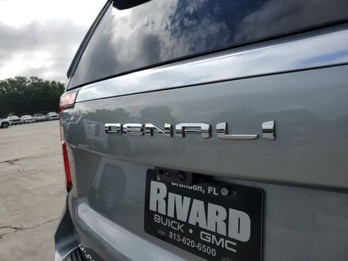New 2026 GMC Yukon Denali w/ Denali Reserve Package AWD/4WD image 9