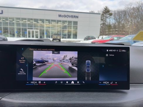 Used 2025 BMW 330i xDrive Sedan w/ Convenience Package image 11