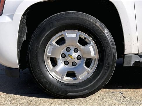 Used 2013 Chevrolet Suburban LT w/ Luxury Package image 8