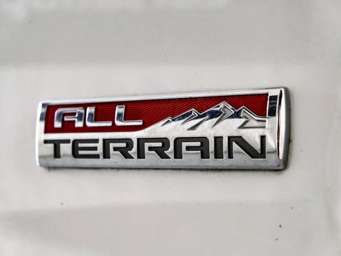 Used 2016 GMC Sierra 1500 SLT w/ All-Terrain Package AWD/4WD image 43