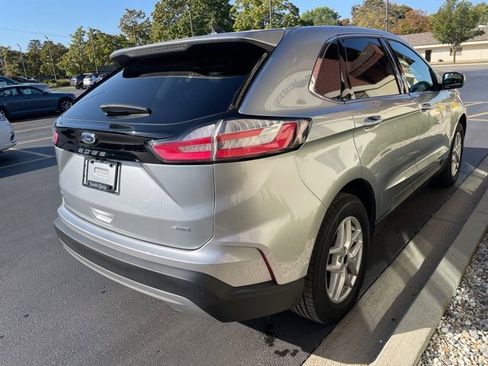 Used 2024 Ford Edge SEL image 9