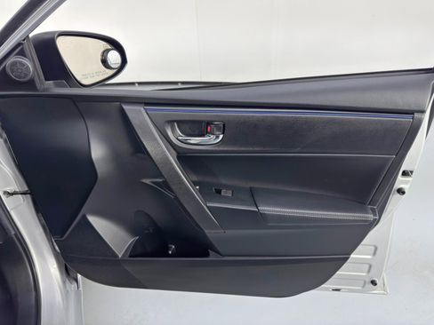 Used 2018 Toyota Corolla SE image 36