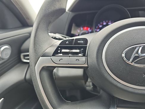 Used 2023 Hyundai Elantra SE image 18