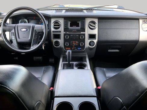 Used 2016 Ford Expedition XLT w/ Equipment Group 201A RWD image 15