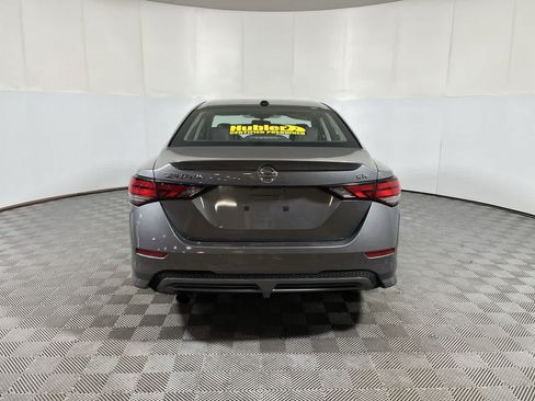 Used 2023 Nissan Sentra SR w/ SR Premium Package FWD image 7
