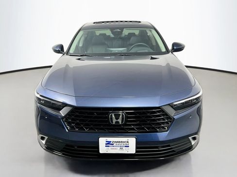 Used 2025 Honda Accord Touring image 2