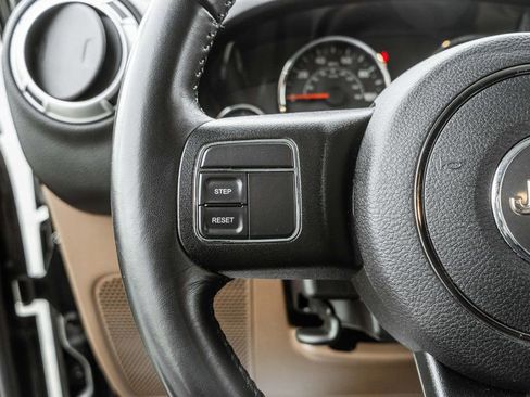 Used 2018 Jeep Wrangler Unlimited Sahara image 20