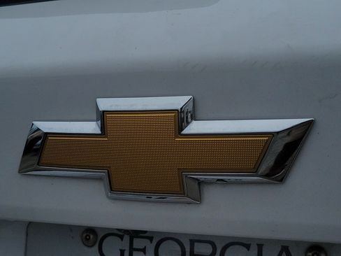 Used 2025 Chevrolet Trax LT FWD image 7