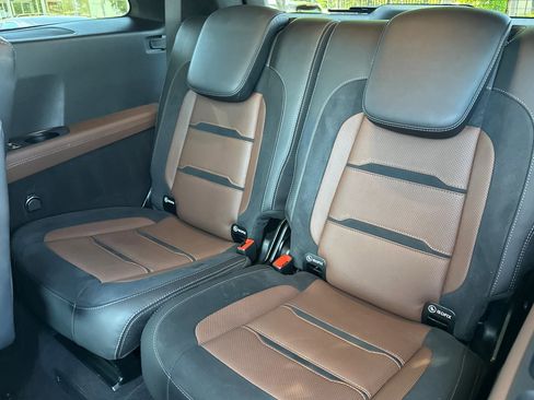 Used 2025 Mercedes-Benz GLS 63 AMG 4MATIC image 15