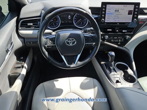 Used 2022 Toyota Camry XLE w/ Navigation Package FWD image 12
