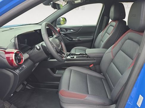 Used 2025 Chevrolet Equinox RS w/ Safety and Technology Package FWD image 9