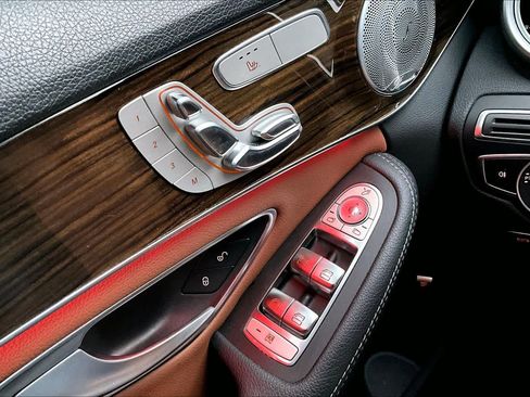 Used 2020 Mercedes-Benz C 300 Sedan image 28