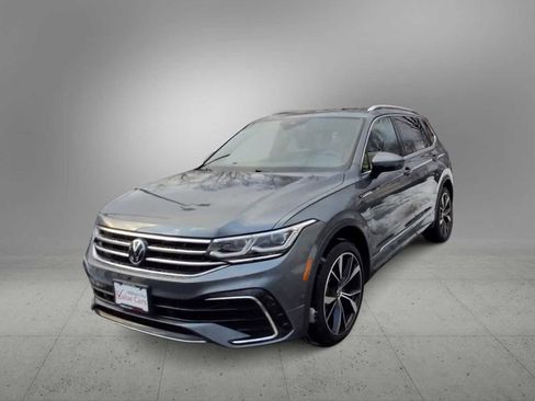Used 2022 Volkswagen Tiguan SEL R-Line image 4