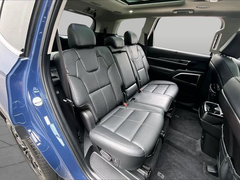 Used 2025 Kia Telluride SX FWD image 19