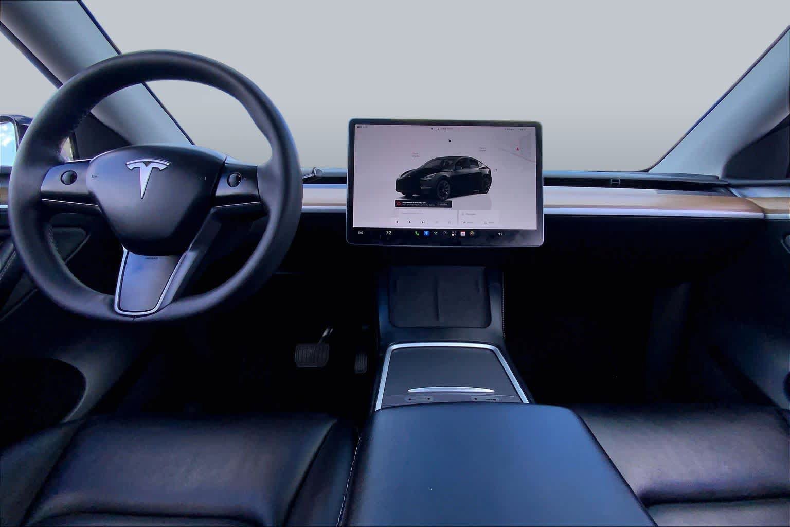 Used 2024 Tesla Model Y 2WD image 14