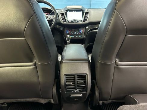 Used 2019 Ford Escape Titanium image 38
