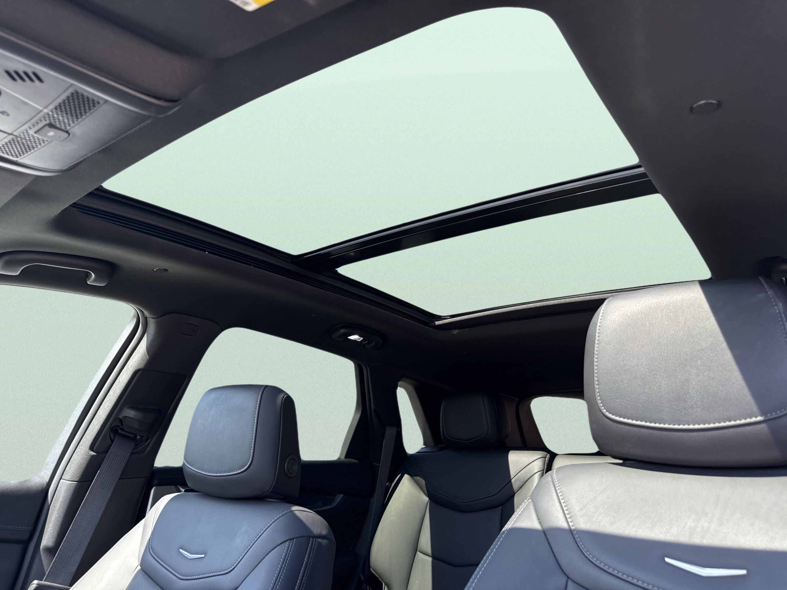 Used 2023 Cadillac XT5 Premium Luxury FWD image 3