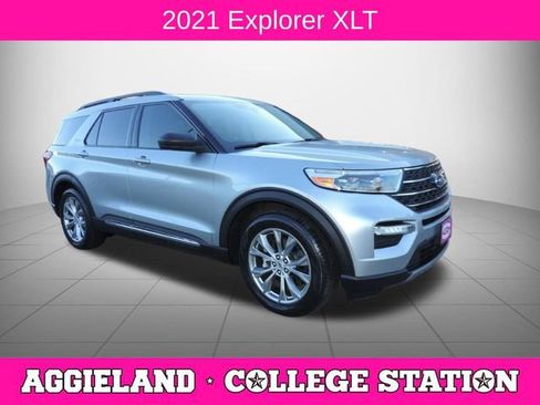 Used 2021 Ford Explorer XLT w/ Equipment Group 202A image 1