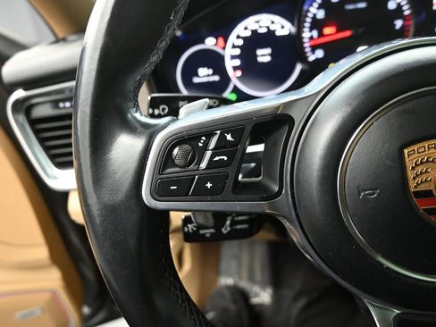 Used 2018 Porsche Panamera 4S Executive image 17