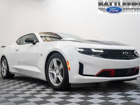 Used 2023 Chevrolet Camaro LT RWD image 1