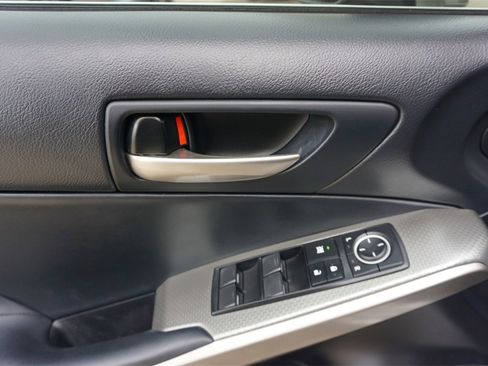 Used 2018 Lexus IS 300 image 3