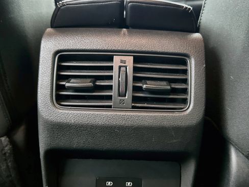 Used 2025 Nissan Rogue SV AWD/4WD image 26