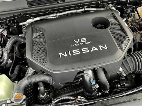 New 2025 Nissan Armada SL w/ Captain's Chari Seat Package image 17