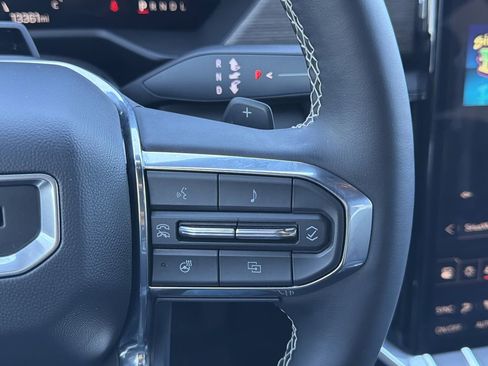 Used 2024 GMC Acadia Denali w/ Super Cruise Package image 9